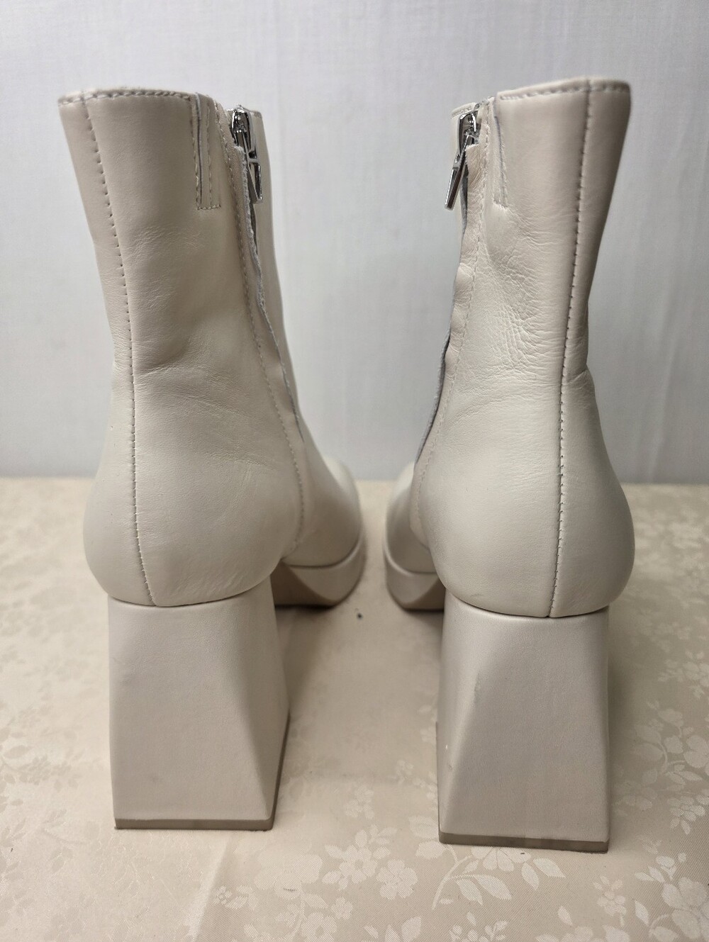 Dolce Vita Ivory Leather Platform Ankle Boots Square Toe Block Heel Size 7.5 - Picture 5 of 11